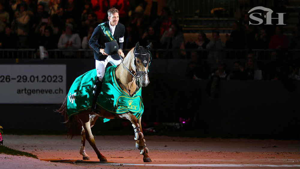 King Edward offre le top 10 à Henrik von Eckermann