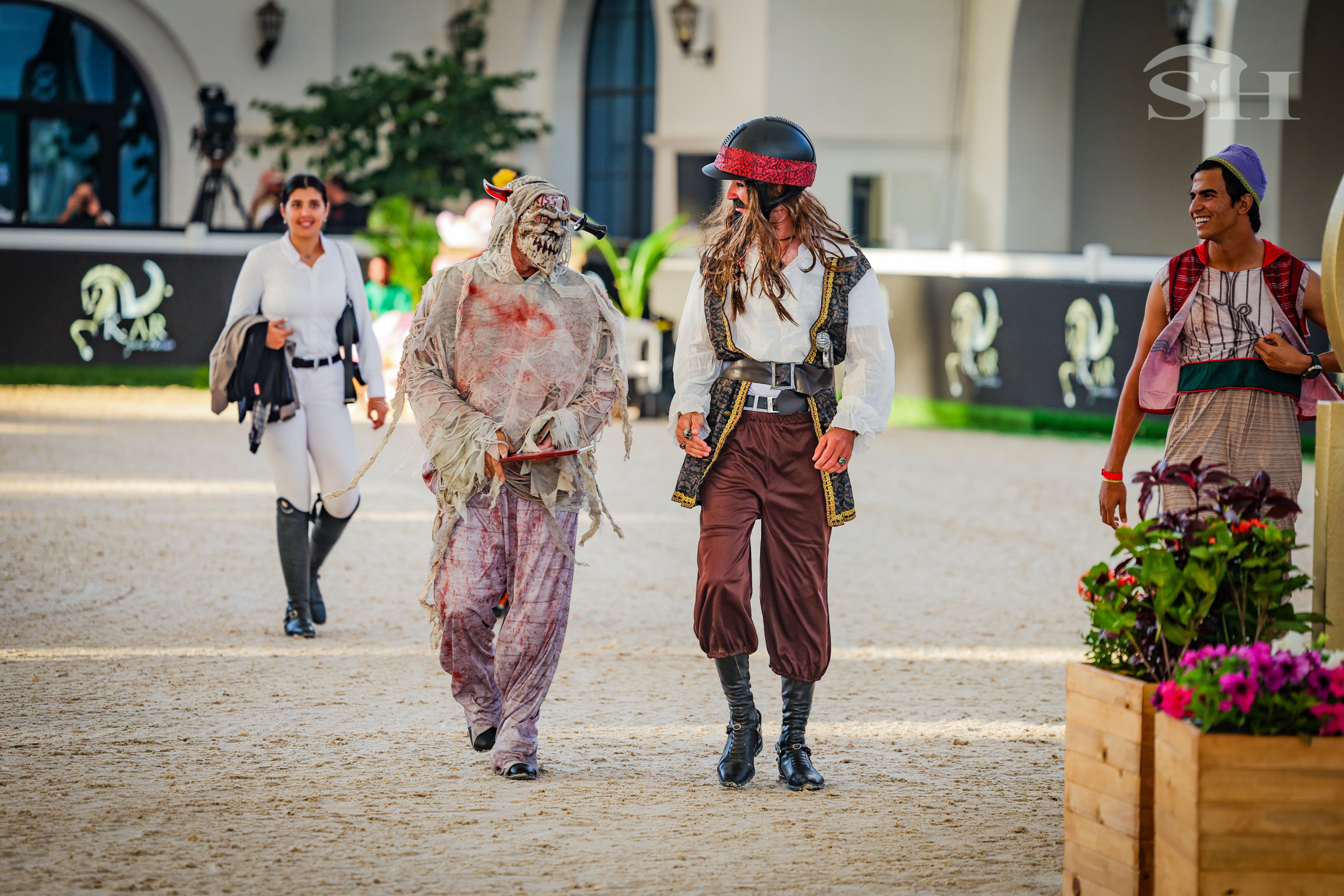 costumes AbuDhabi