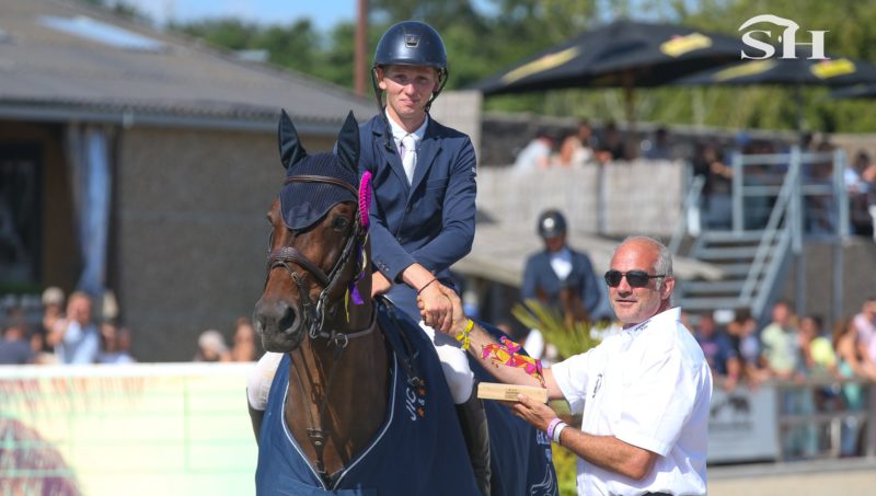Week-end parfait pour Adam Carey qui remporte, à Courrière, son premier Grand Prix !