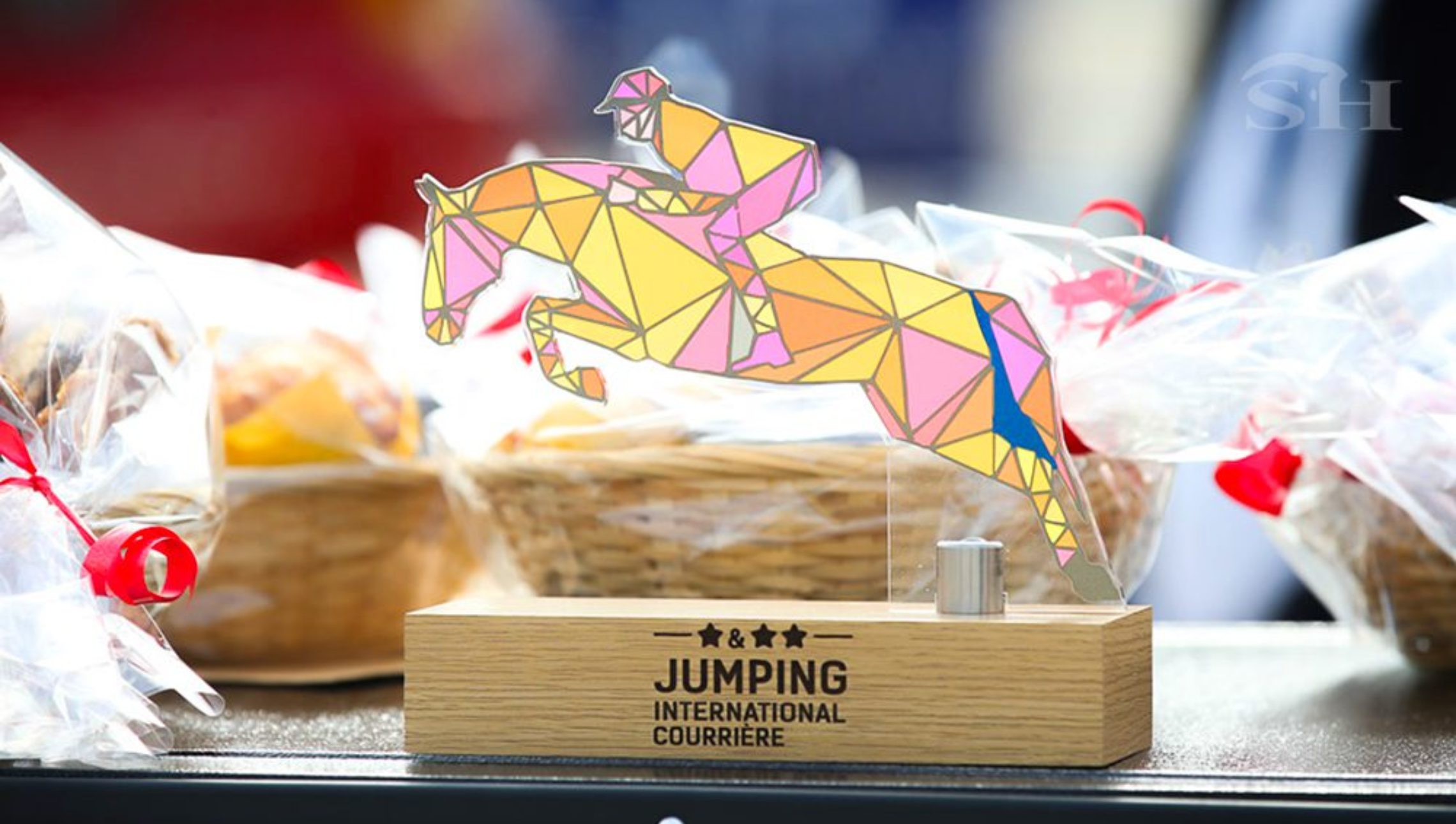 Le Jumping de Courrière change de prairie, pas d’ADN