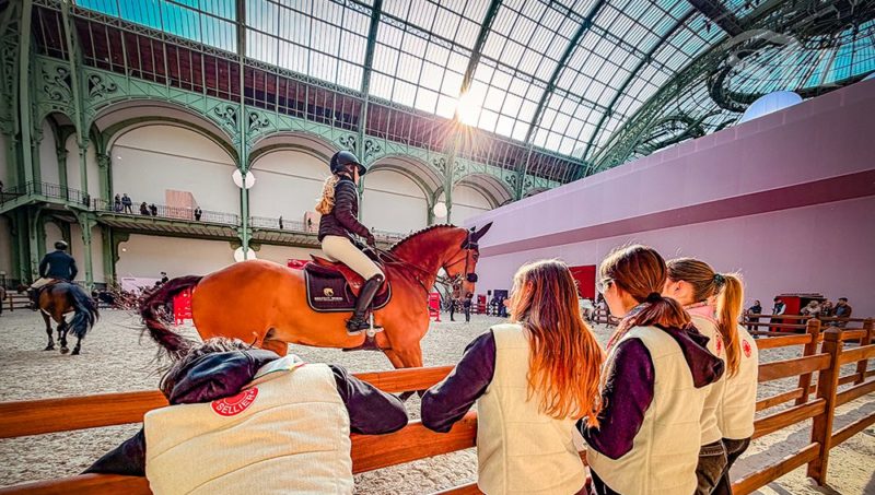 Team Spits : Thibeau en grand frère, Lauranne en apprentie, et le Grand Palais comme terrain de jeu