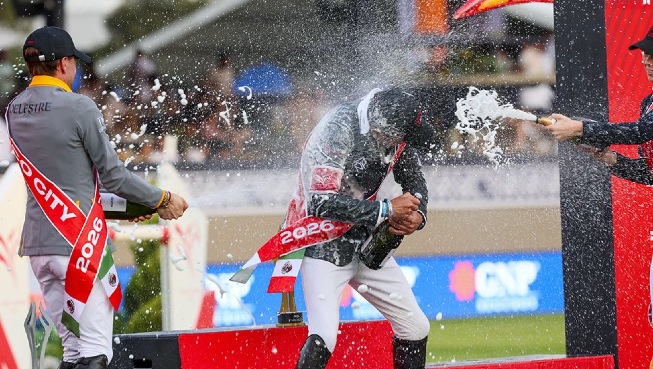 Les Pirates à l’abordage : Saint-Tropez braque Mexico au finish