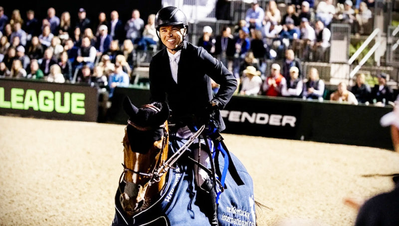 Farrington sort la carte Descartes et braque Lexington