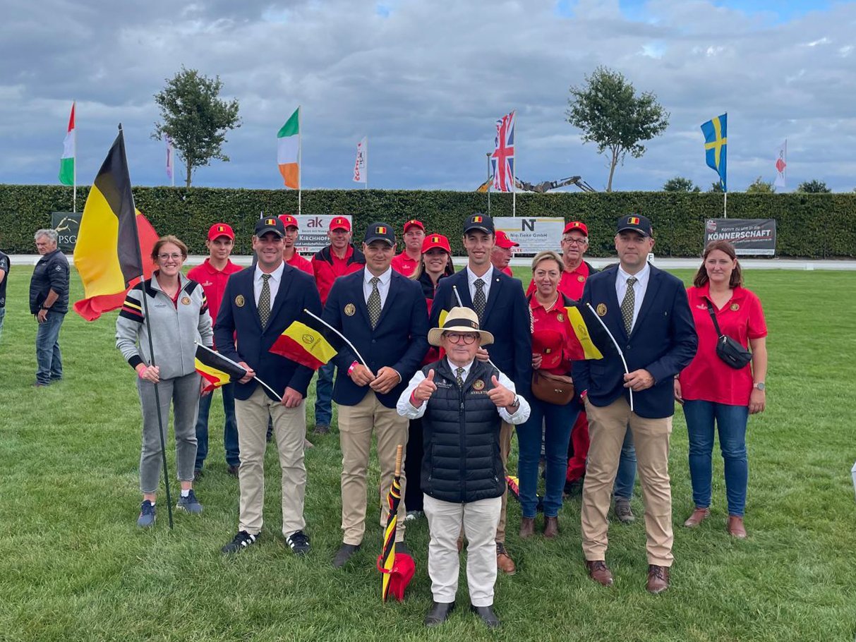 Driving Belgian team