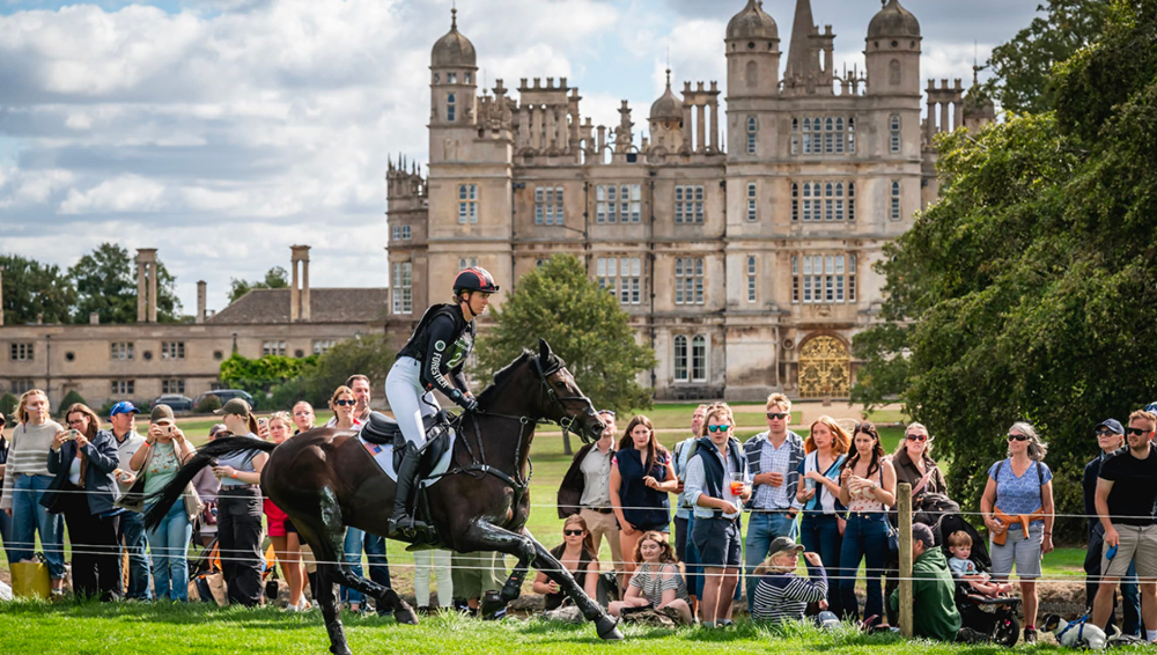 Mondiaux 2030 : les Britanniques sortent les châteaux, la FEI sort les formulaires